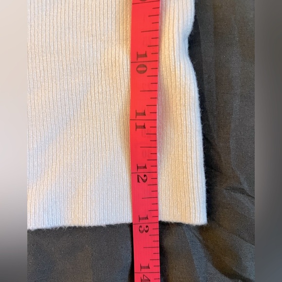 FOREVER 21 Women's White Knit Sweater Long-Sleeve Crop Top. Size: Small. - Picture 6 of 6